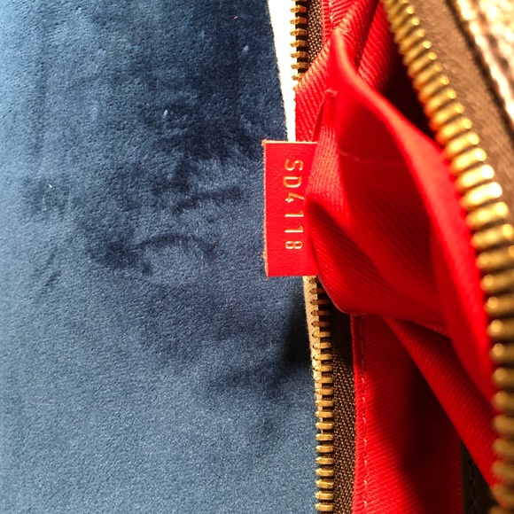 Authentic Louis Vuitton South Bank - Picture 7 of 7